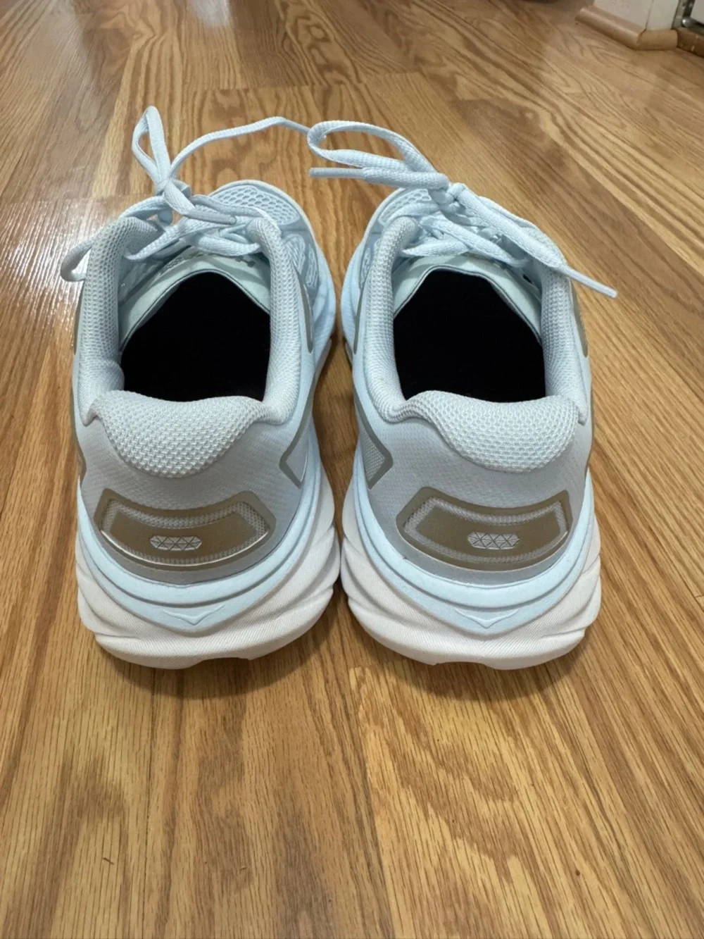 Hoka Clifton 9 Sneakers